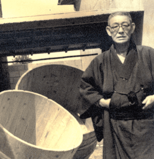 十代蔵元 北原庫三郎が、法人「山梨銘醸株式会社」を創立、初代社長として積極経営を続け、県下最大の業績を得るに至る。